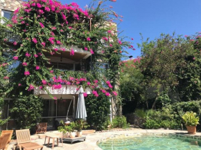 Triplex Villa with private Pool and Garden